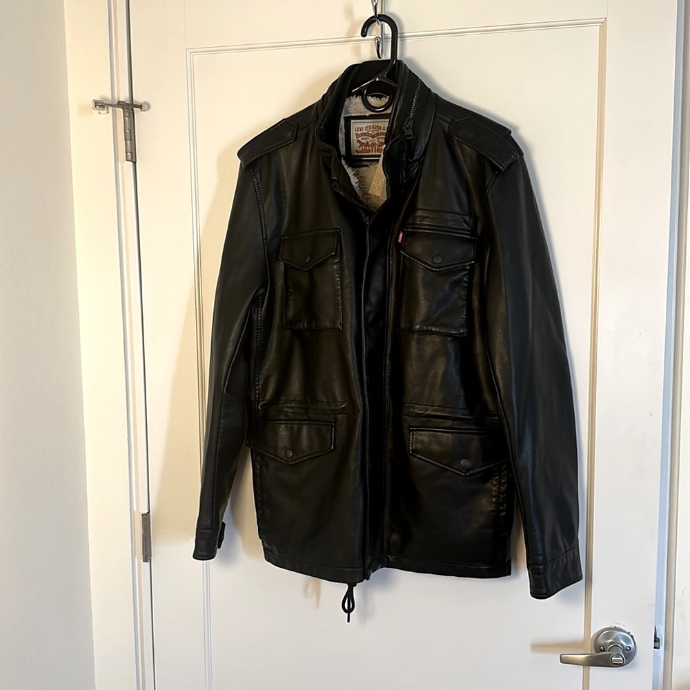 Levi Strauss and Co LeatherJacket with Fleece Lining